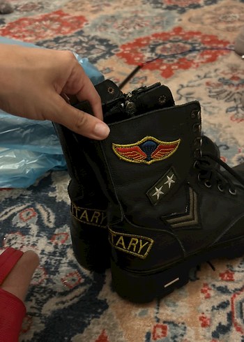 Kemer Detaylı Siyah Deri Biker Bot - Görsel 5