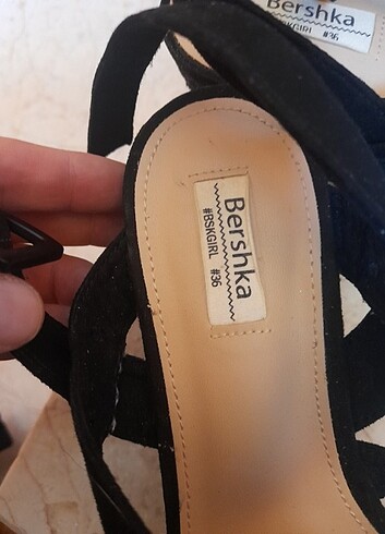 Bershka Bershka dolgu sandalet 