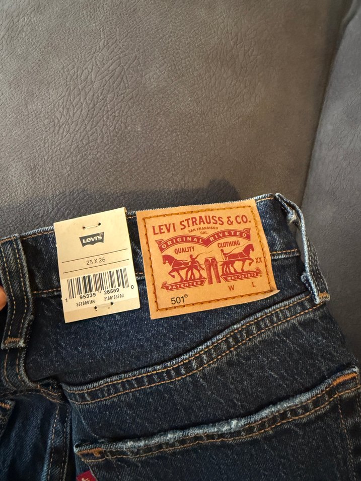 Levi's 501 Dar Paça Mavi Jean — görsel 4/7