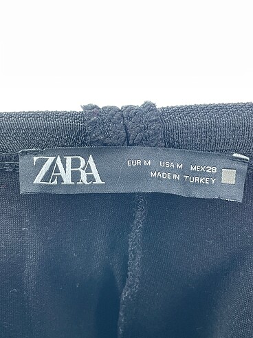 m Beden siyah Renk Zara Düz Kesim %70 İndirimli.
