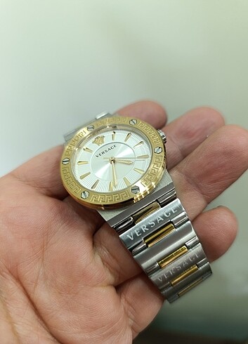 Versace saat