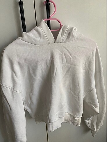 Bershka Beyaz crop sweat