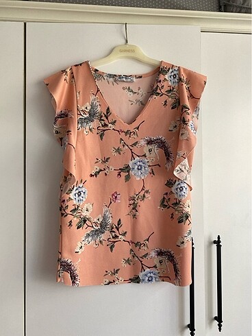Pembe çiçekli bluz