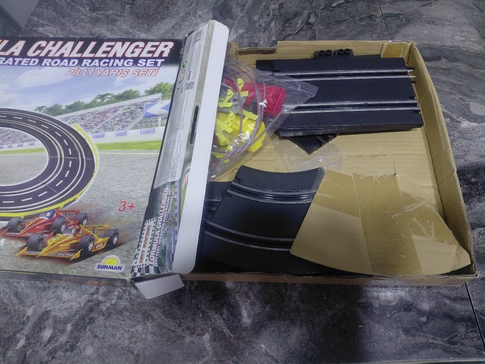 Sarı Renkli Formula Yarışı Oyuncak Arabası - Görsel 2