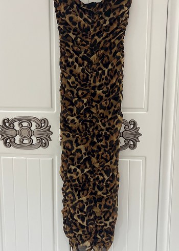 Leopar Desenli Uzun Drapeli Straplez Elbise