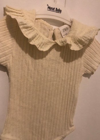 Bej Fırfırlı Kısa Kollu Bebek Body - Görsel 3