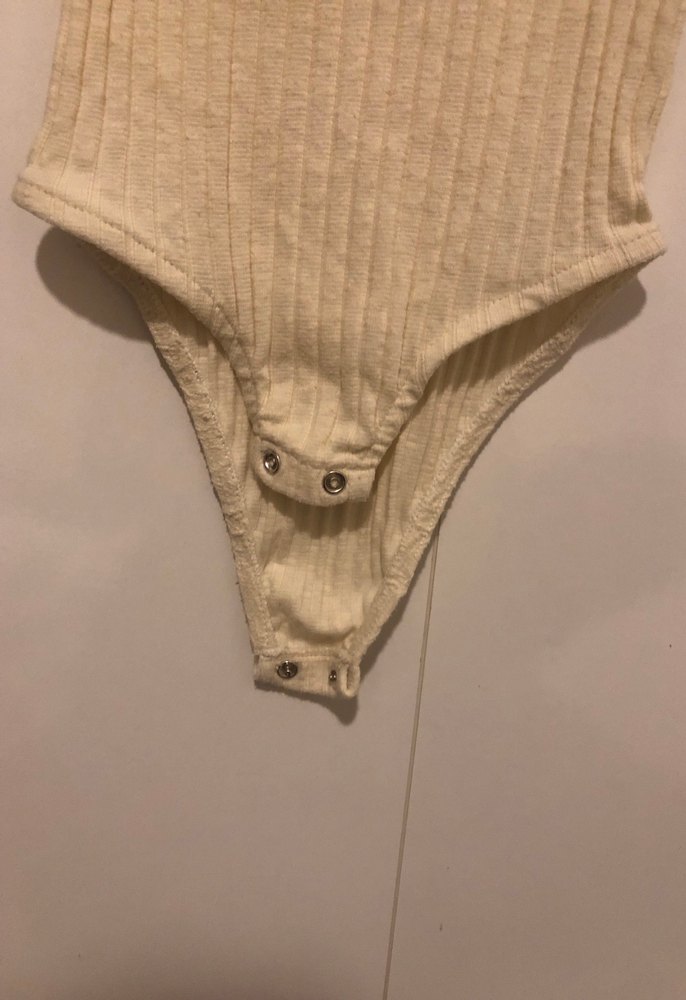 Bej Fırfırlı Kısa Kollu Bebek Body - Görsel 4