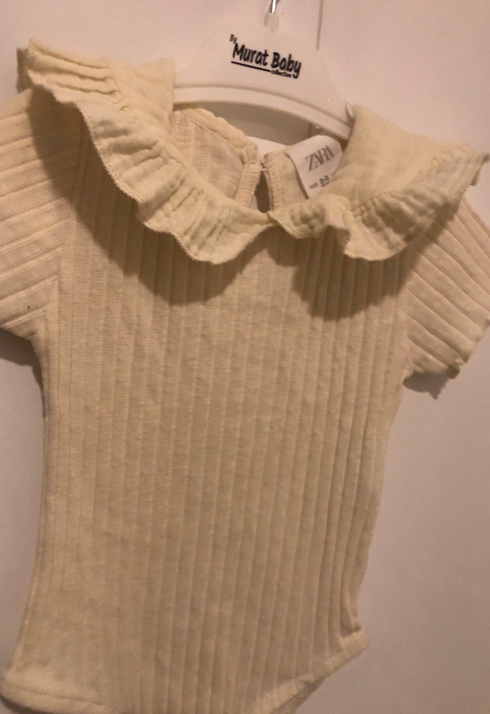 Bej Fırfırlı Kısa Kollu Bebek Body - Görsel 3