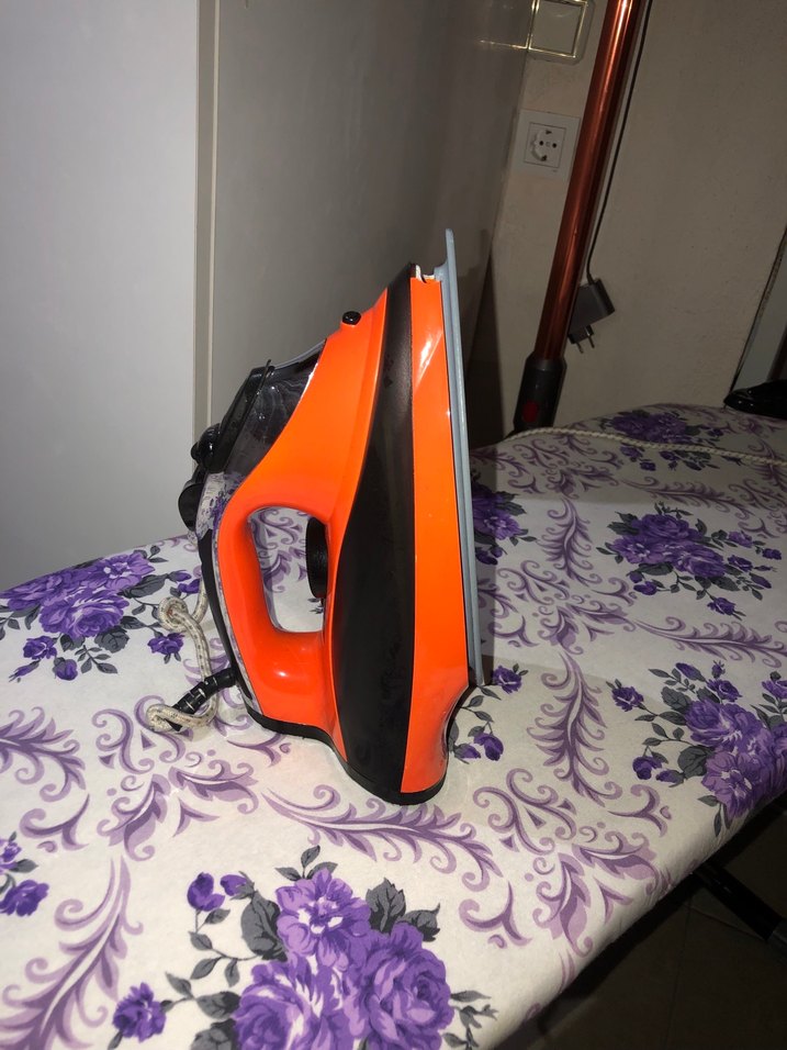 Turuncu Siyah Elektrikli Ütü - Görsel 3