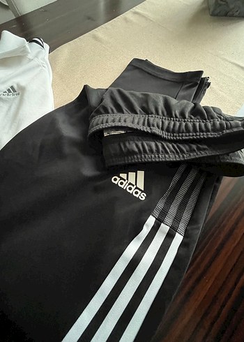 Beyaz Üst Fermuarlı Siyah Alt Adidas Eşofman Takımı - Görsel 7