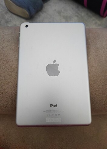 Apple iPad mini 1 16 GB Tablet 