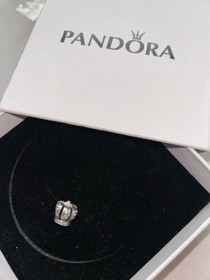 PANDORA Beyaz Taç Charm - Görsel 2