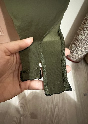 Koyu Yeşil Yüksek Yakalı Kolsuz Bodysuit - Görsel 3