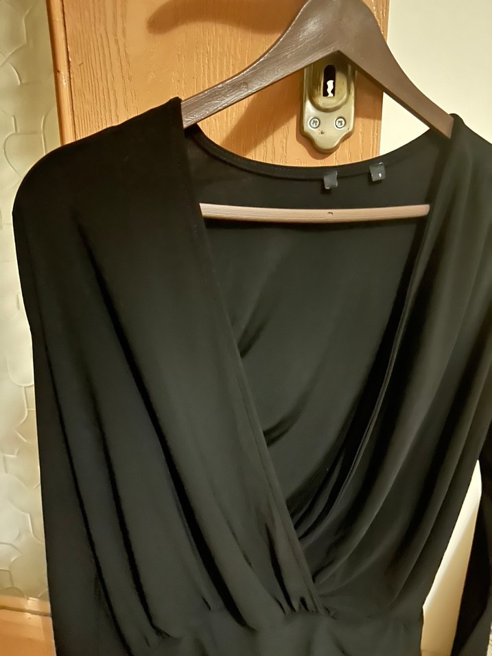 Drapeli Siyah V Yakalı Kadın Bluz - Görsel 2