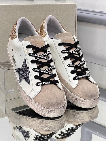 Golden Goose Deluxe GOLDEN GOOSE SNEAKERS