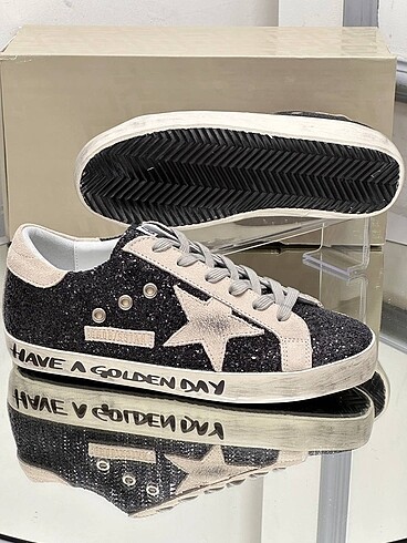 GOLDEN GOOSE SNEAKER