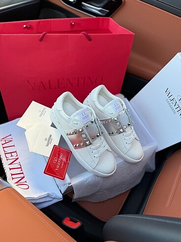 38 Beden beyaz Renk Valentino Garavani Sneakers Zımbalı