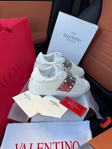 Valentino Garavani Sneakers Zımbalı
