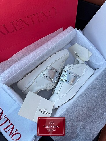 Valentino Valentino Garavani Sneakers Zımbalı
