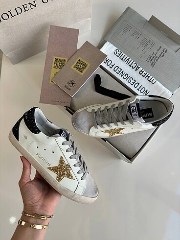 Golden Goose Superstar