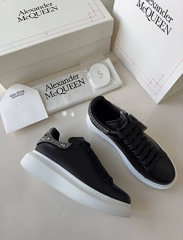 38 Beden siyah Renk Alexander McQueen taşlı