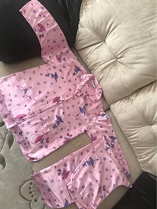 Parlak kumaşlı pijama takımı