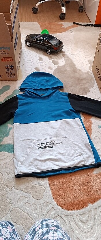 Kapşonlu sweatshirt ve lakos uzun kollu