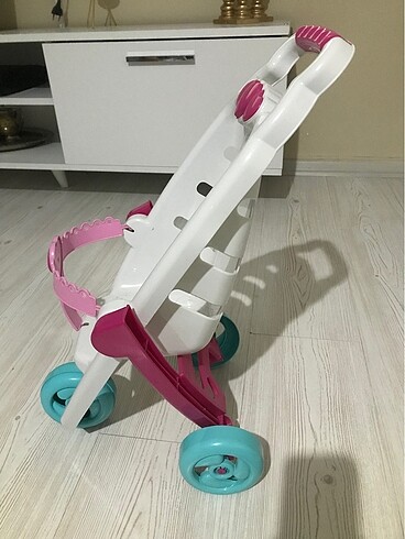  Oyuncak bebek arabası