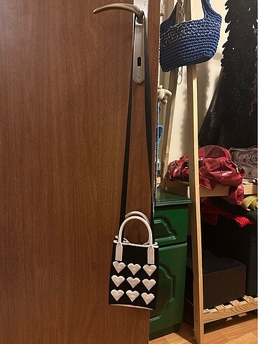 Zara siyah çarpraz askılı çanta