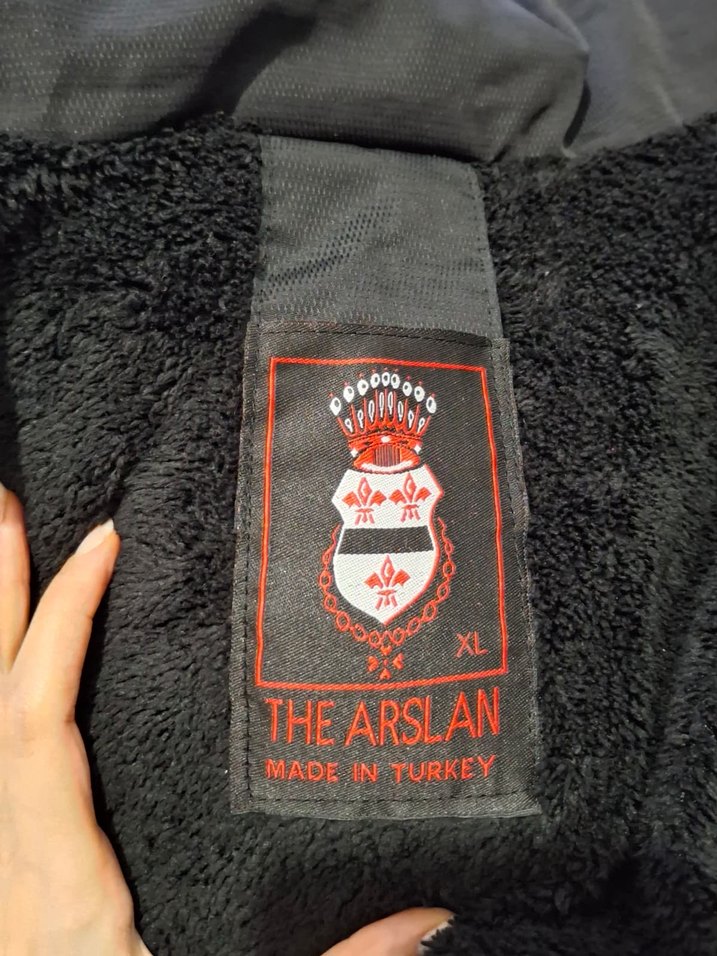 Siyah Kürklü Kadın/Erkek Kışlık Mont - Görsel 4