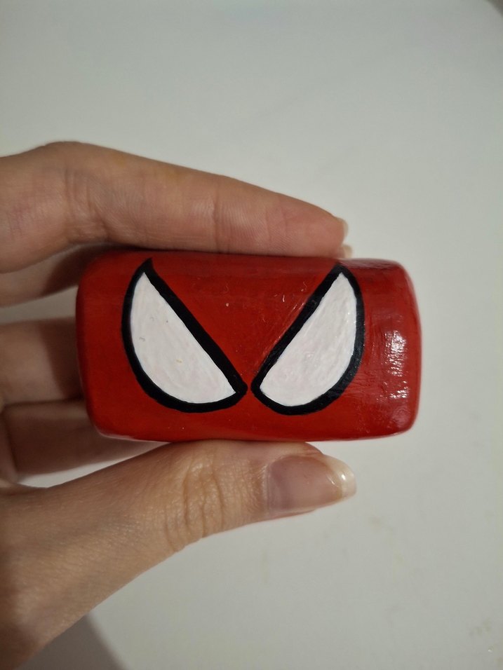 Kırmızı Örümcek Adam desenli çakmak koyma kabı - Görsel 3