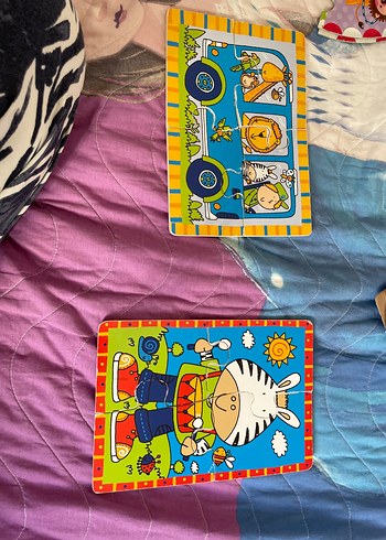 Çocuklar için renkli eğitici yapbozlar puzzle
