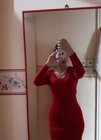 Kırmızı elbise