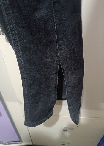 28 Beden LCW JEANS Siyah Baskılı Kadın yırtmaçlı Jean