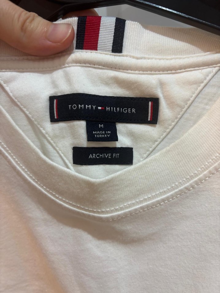 Tommy Hilfiger Beyaz Tişört - Görsel 3