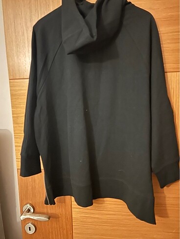m Beden siyah Renk ZARA BOĞAZLI KAPÜŞONLU SWEATSHİRT M/L