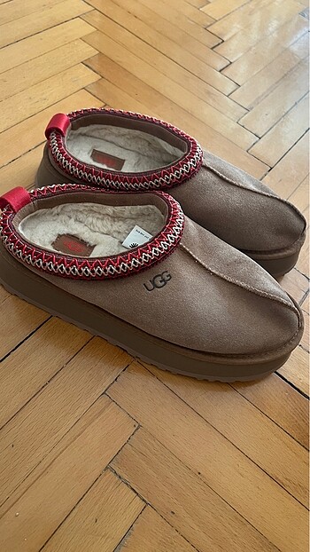 Ugg terlik
