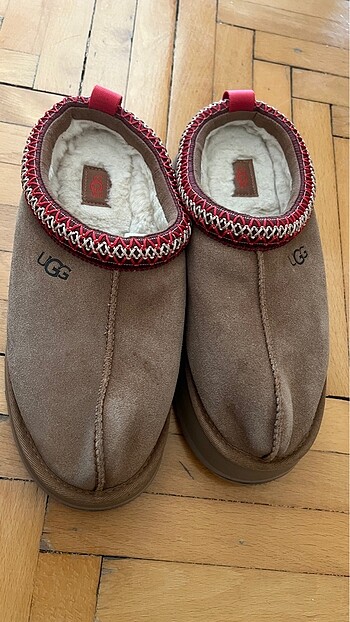 Ugg Ugg terlik
