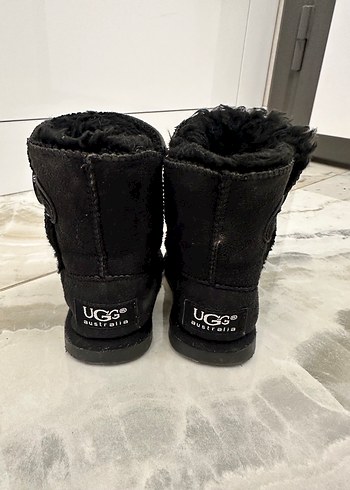 Ugg 23