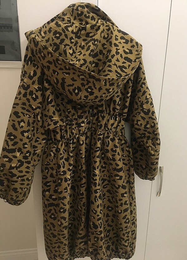 Leopar Desenli Trençkot - Görsel 2