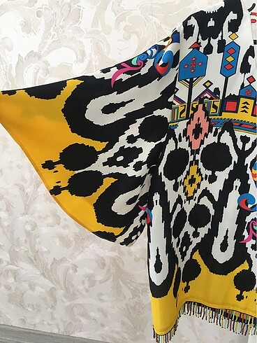 Twist Renkli Boncuklu ve Sırt Dekolte Bluz - Görsel 5