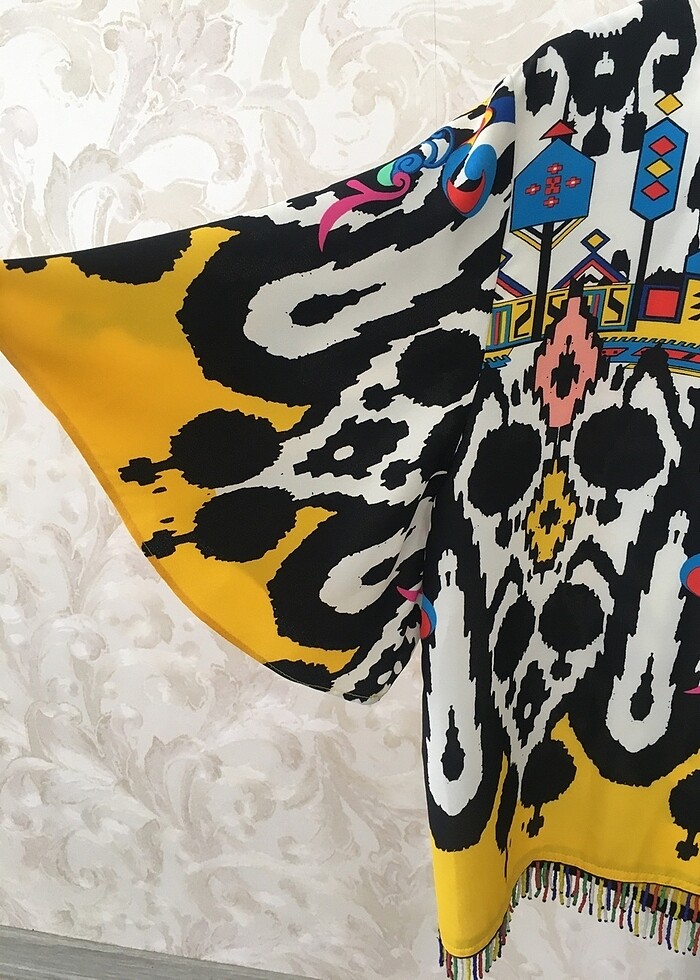 Twist Renkli Boncuklu ve Sırt Dekolte Bluz - Görsel 5