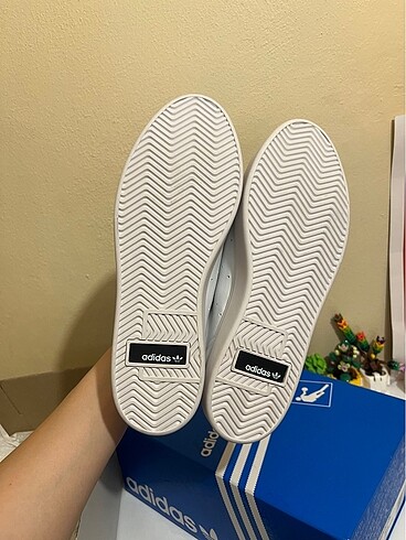 38,5 Beden beyaz Renk adidas beyaz ayakkabı sıfır