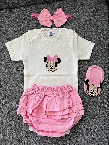 Kız bebek pembe minnie?li takım