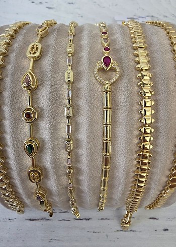 Zara Zincir Detaylı Altın Renk Bohem Bileklik
