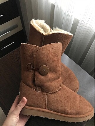 Taba UGG SATILDI