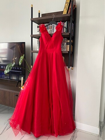 Kırmızı abiye tül elbise