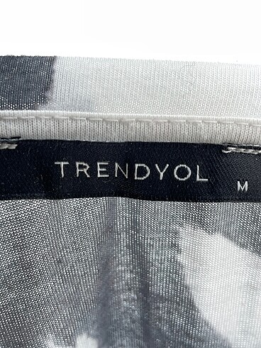 m Beden çeşitli Renk Trendyol & Milla T-shirt %70 İndirimli.