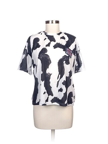 Trendyol & Milla T-shirt %70 İndirimli.