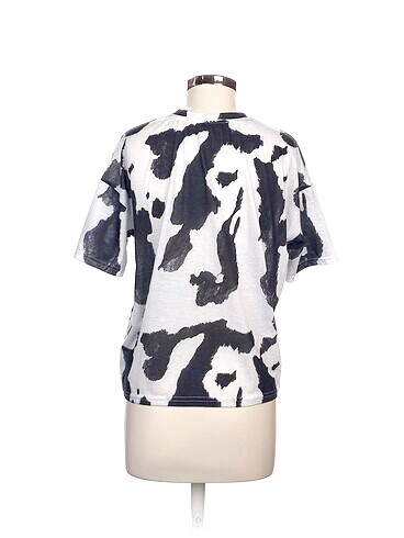 m Beden Trendyol & Milla T-shirt %70 İndirimli.